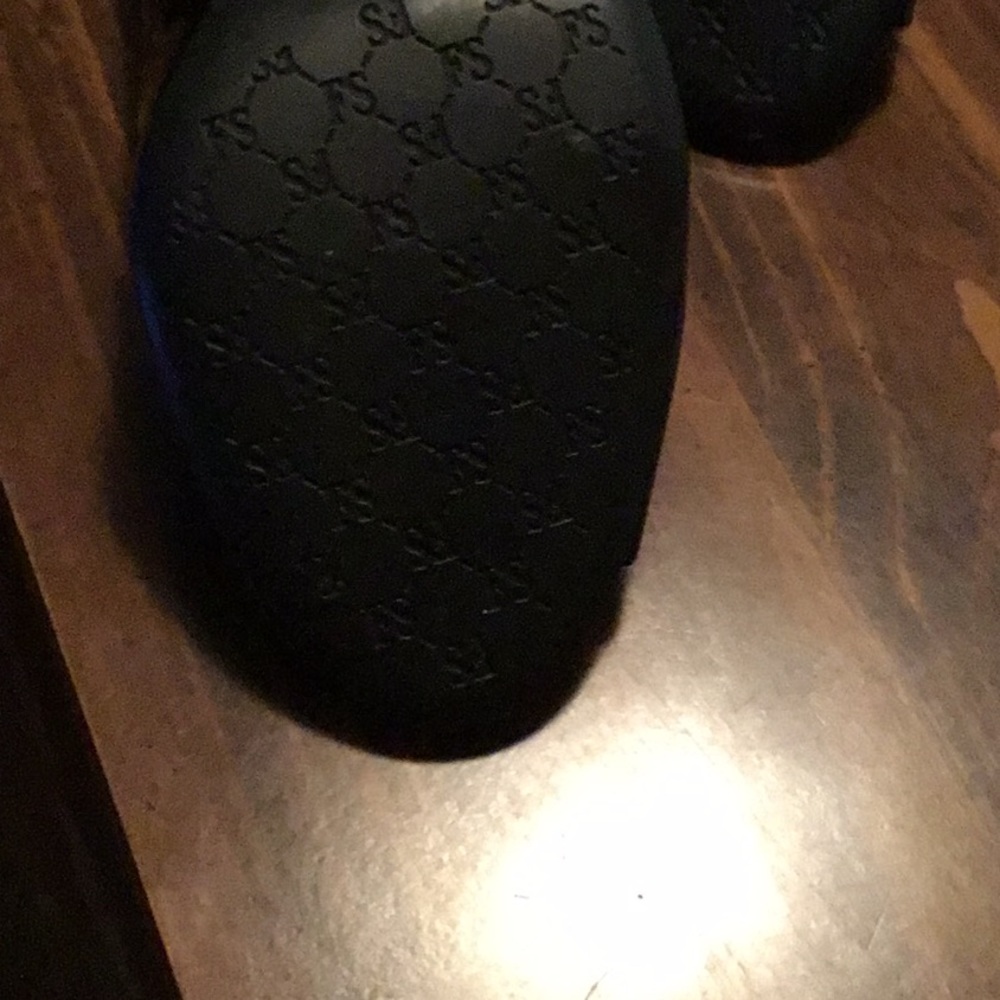 Shoes - Picture 2 of 3
